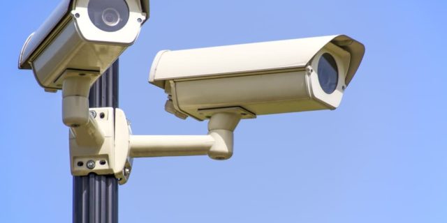 Vidéo de surveillance : le monstre de la surveillance !